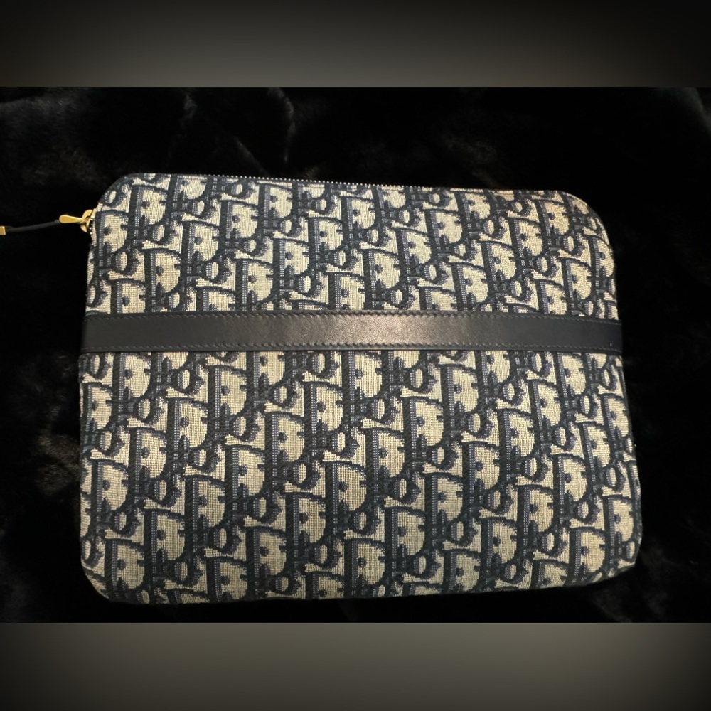 Authentic Dior Travel Kit - Picture 4 of 9